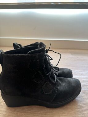 Sorel Black Suede Lace-Up Wedge Ankle Boots
